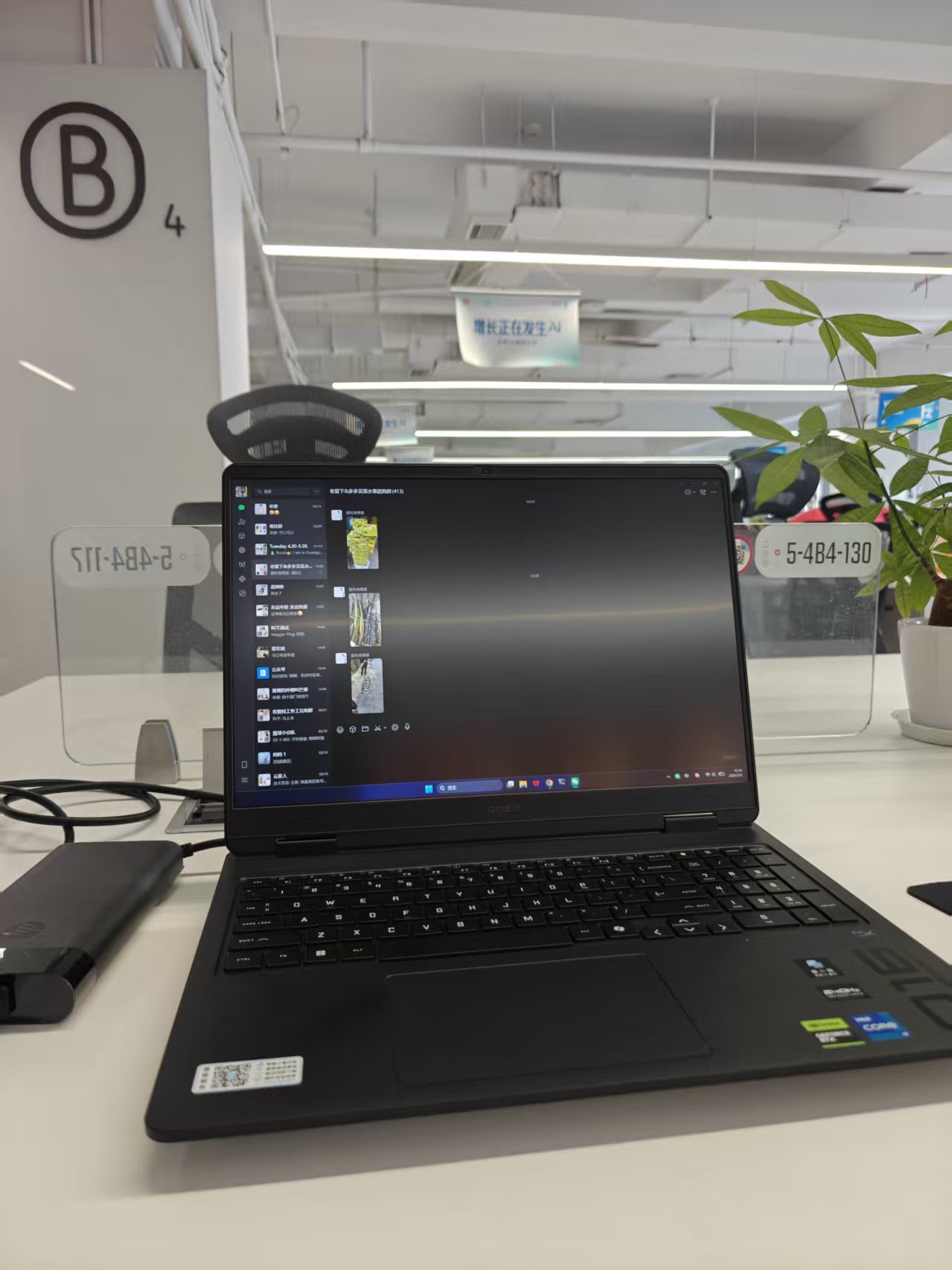 公司内部熟悉的走廊