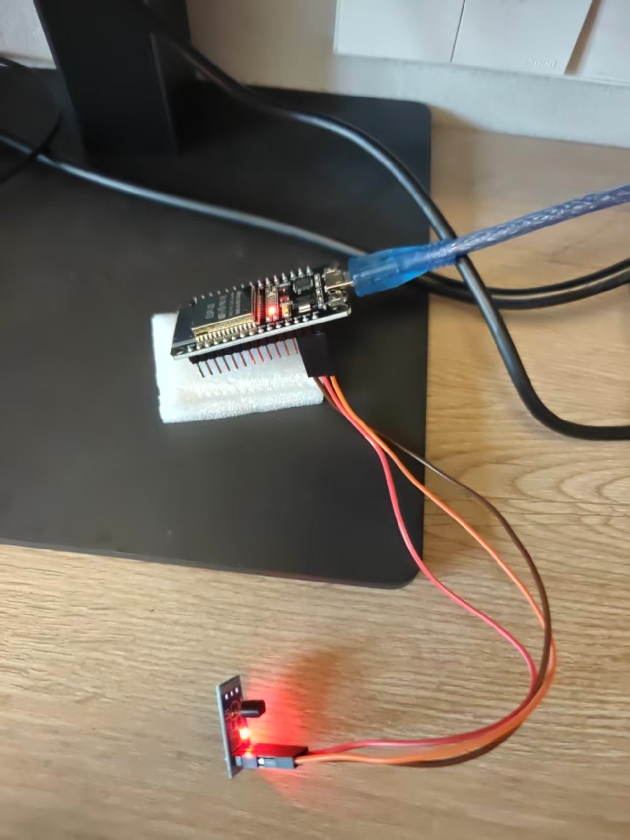 ESP32 连接 DS18B20 温度传感器