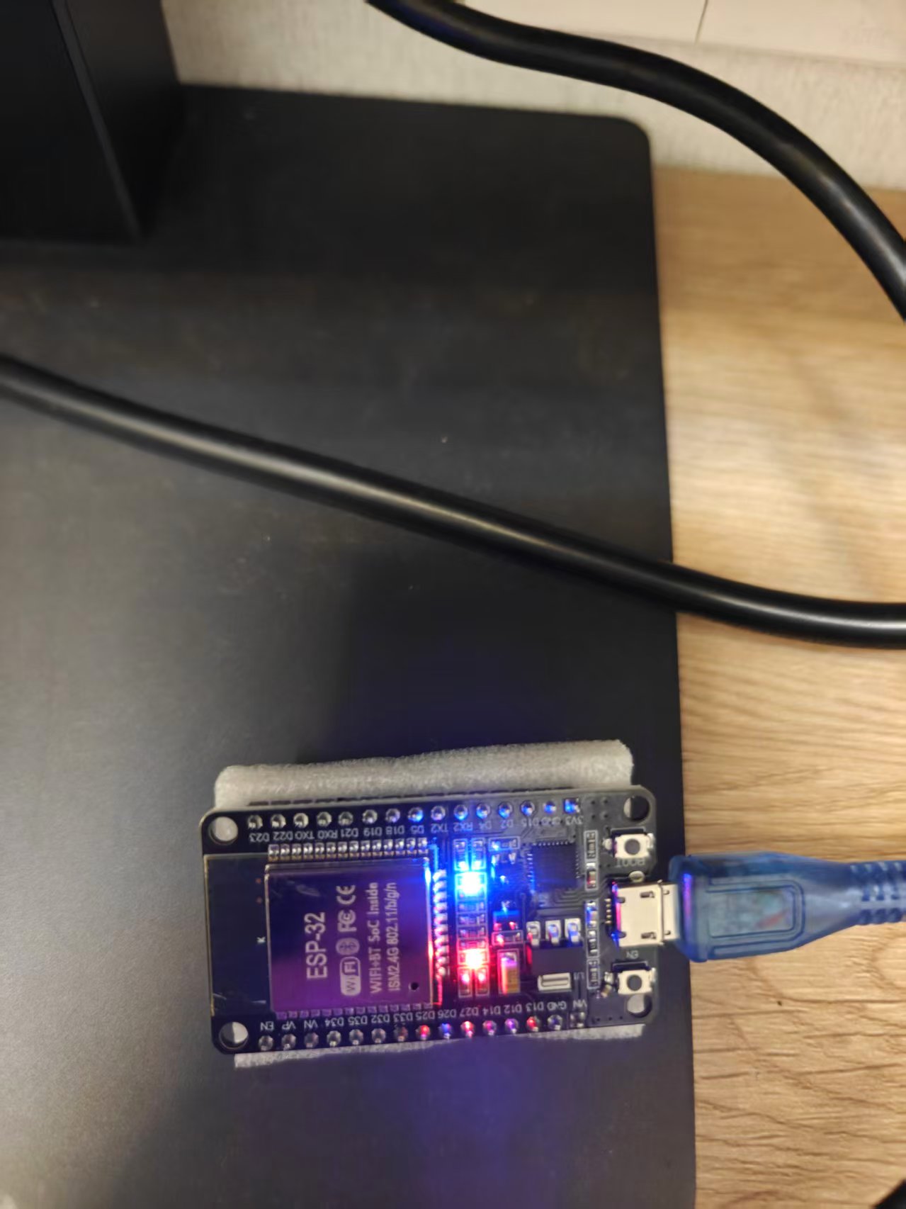 MicroPython REPL 连接成功